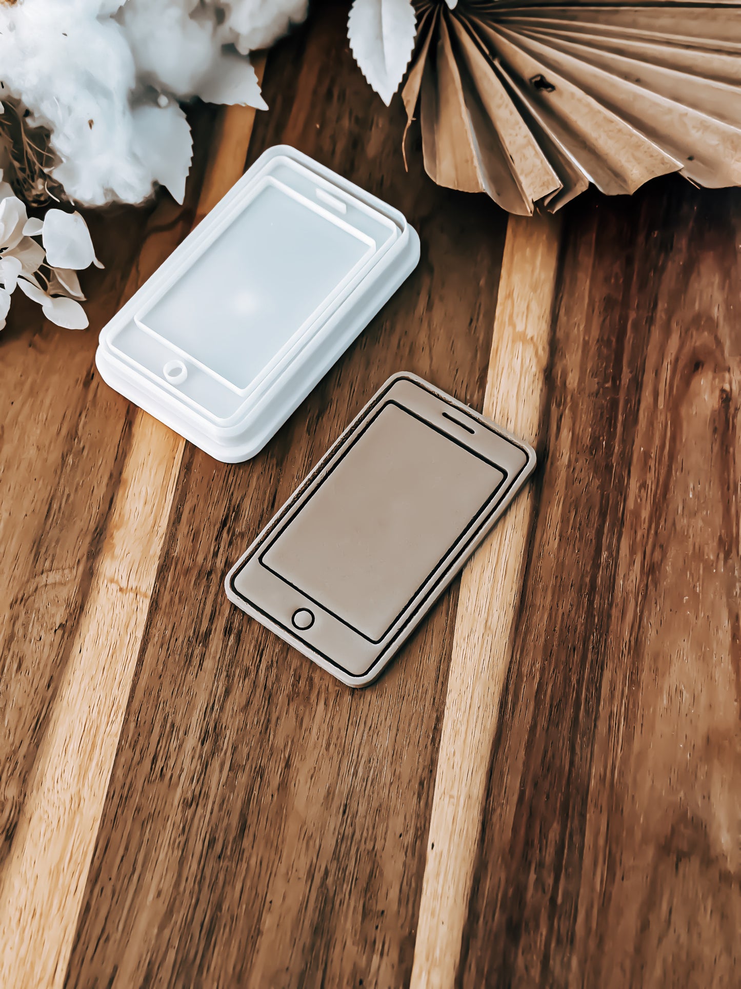 iPhone Stamp & Cutter - Perfect for Fondant & Sugar Cookies