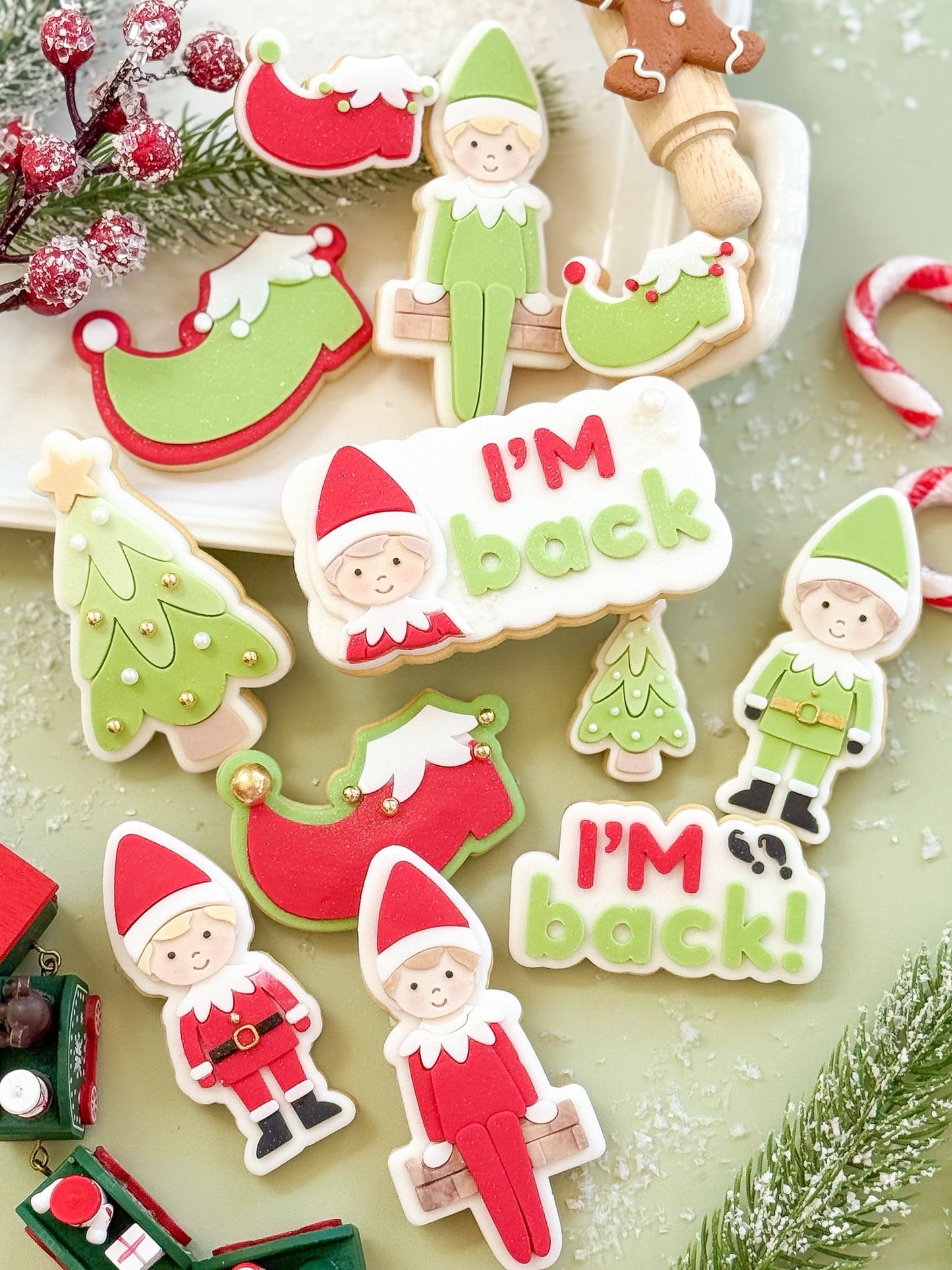 Sitting Elf - Cookie Stamp and Cutter