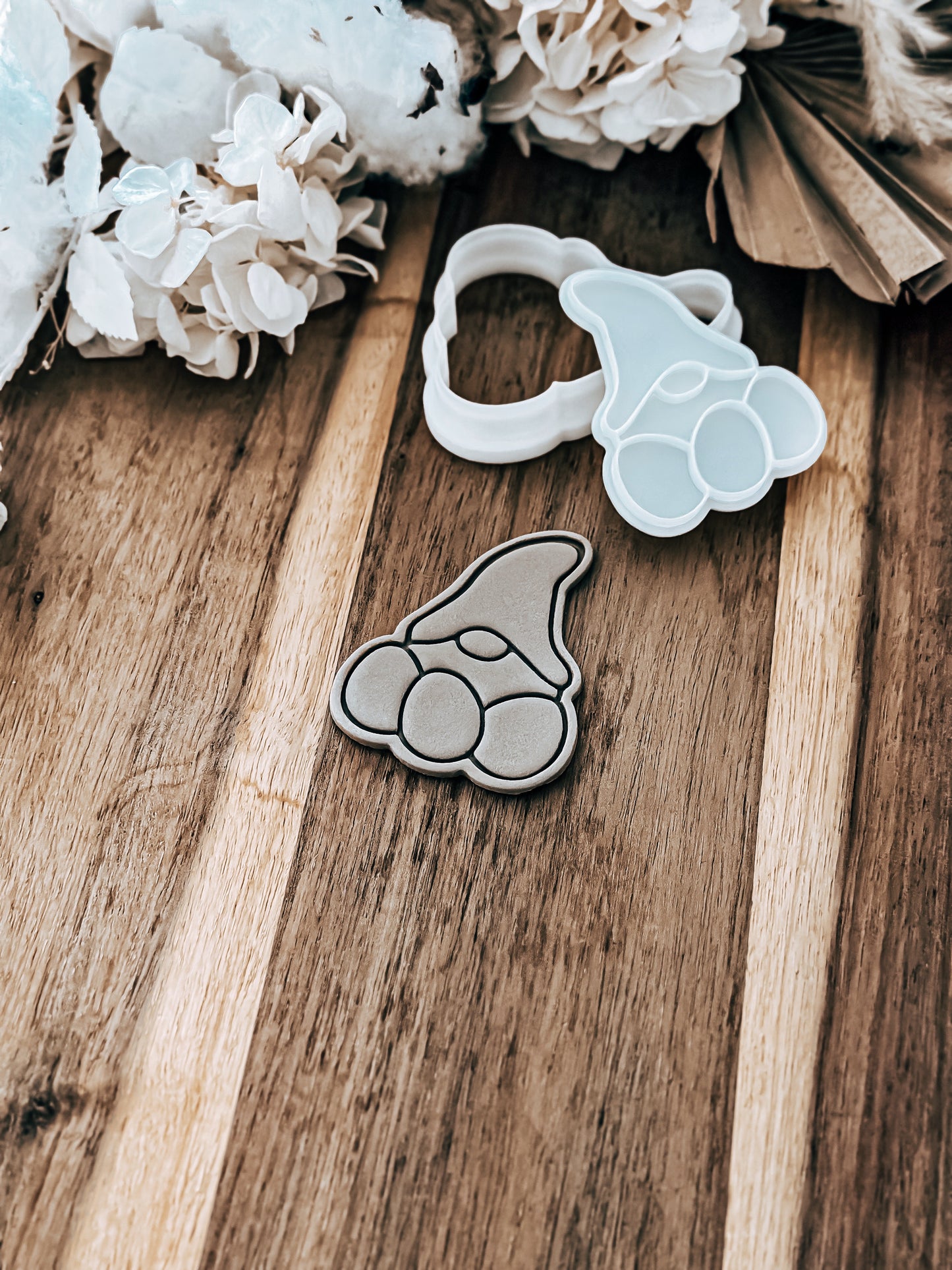 Mini Egg Gnome - Cookie Stamp and Cutter - Ideal for Fondant & Sugar Cookies