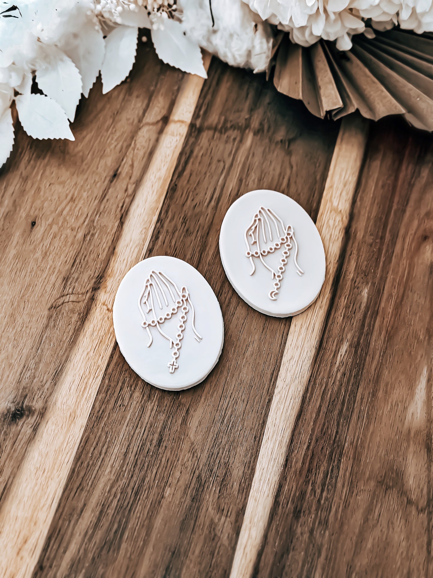 Praying Hands (Cross) 'UP' Stamp – Perfect for Fondant, Sugar Cookies & Baking