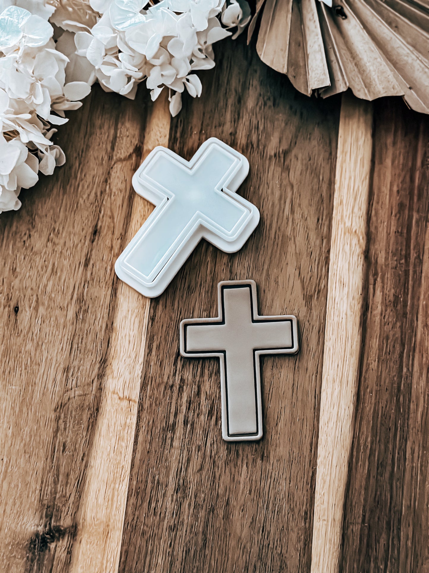 Straight Cross Stamp and Cutter - Ideal for Fondant & Sugar Cookies