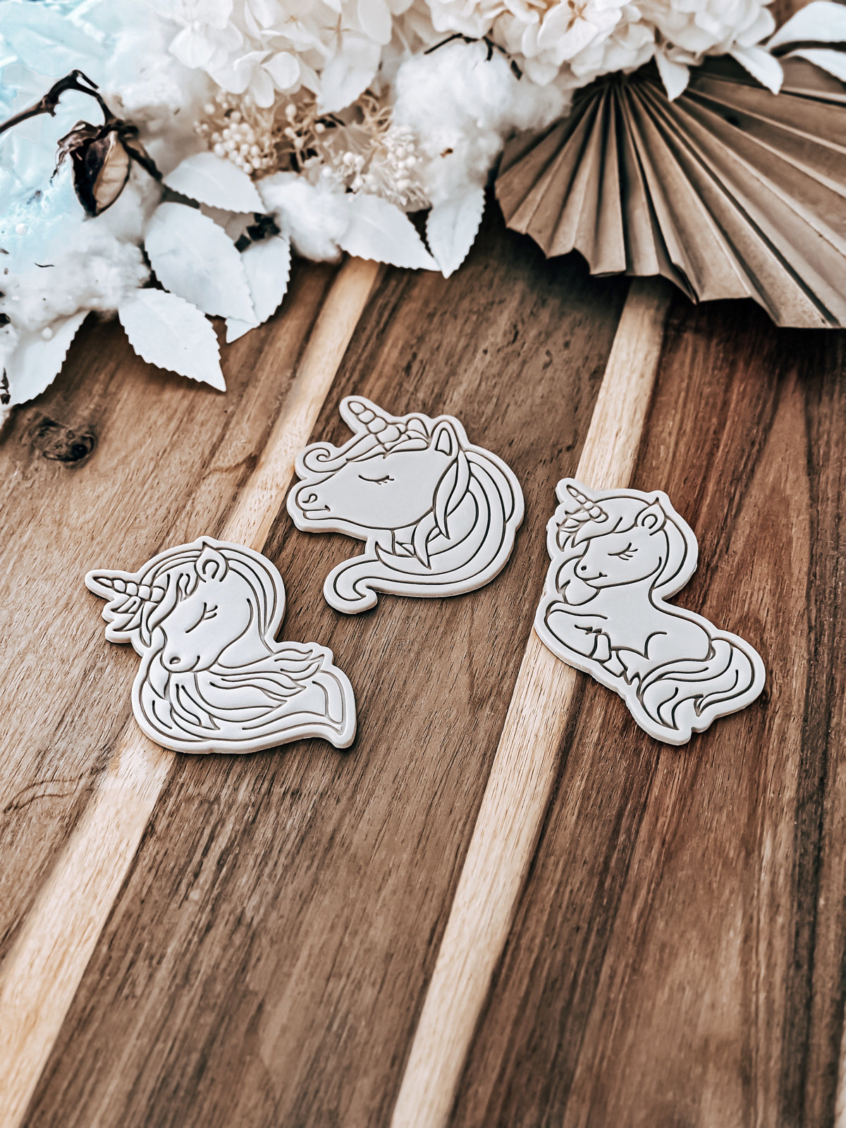 Glitter The Unicorn design stamped in fondant, view 3