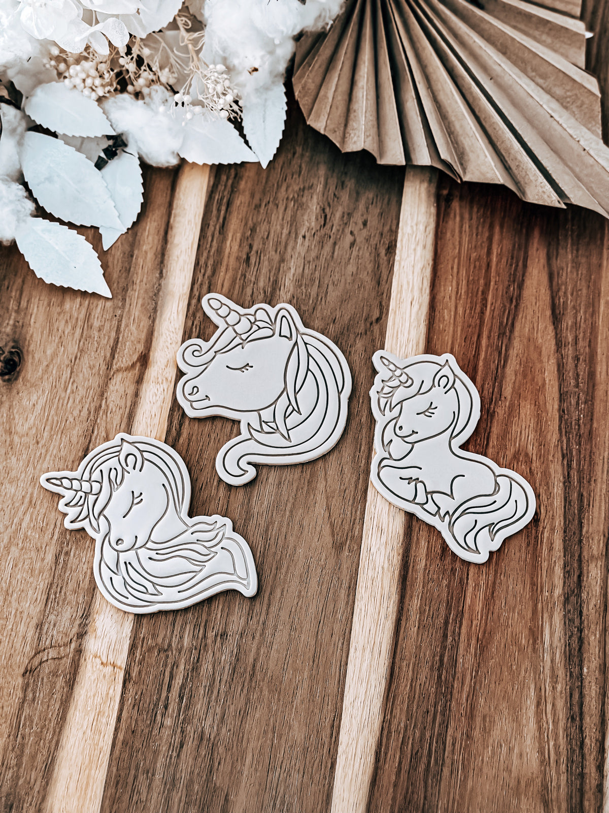 Glitter The Unicorn design stamped in fondant, view 5