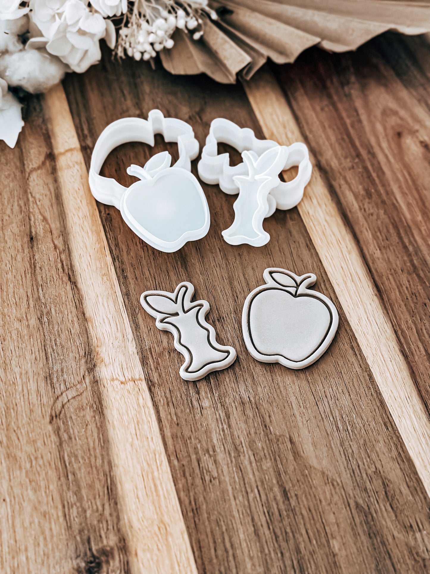 Mini Apple Range Stamp & Cutter - Perfect for Fondant & Sugar Cookies