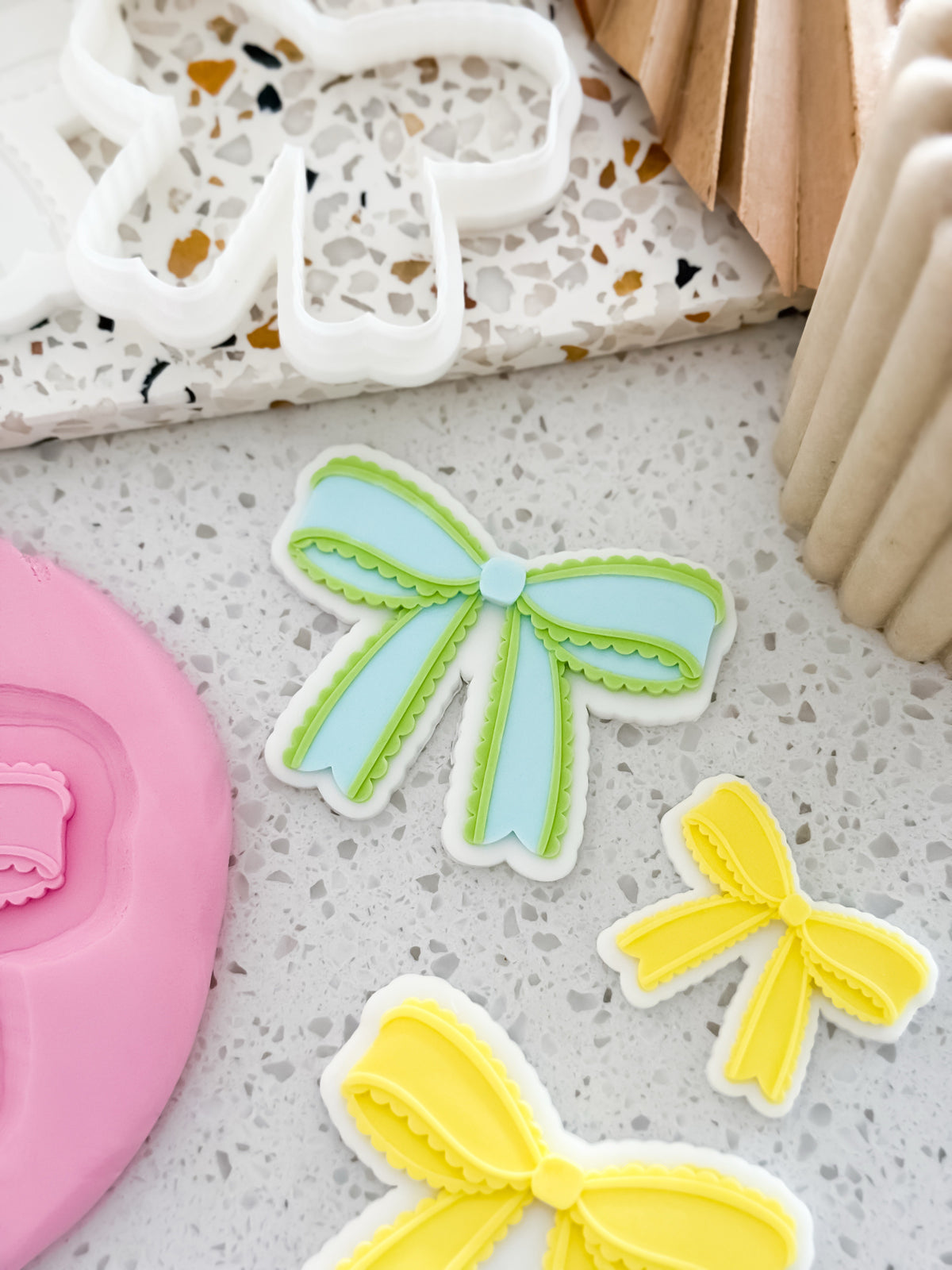 Mini Scalloped Ribbon Bow Stamp & Cutter - Perfect for Fondant & Sugar Cookies