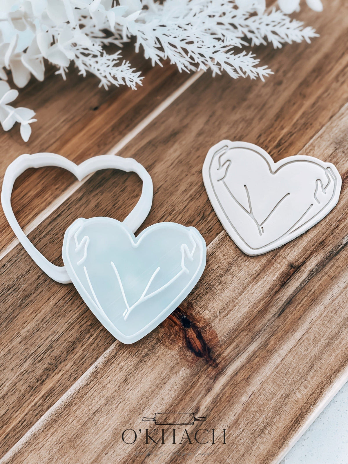 Arms Love Stamp & Cutter - Perfect for Fondant & Sugar Cookies