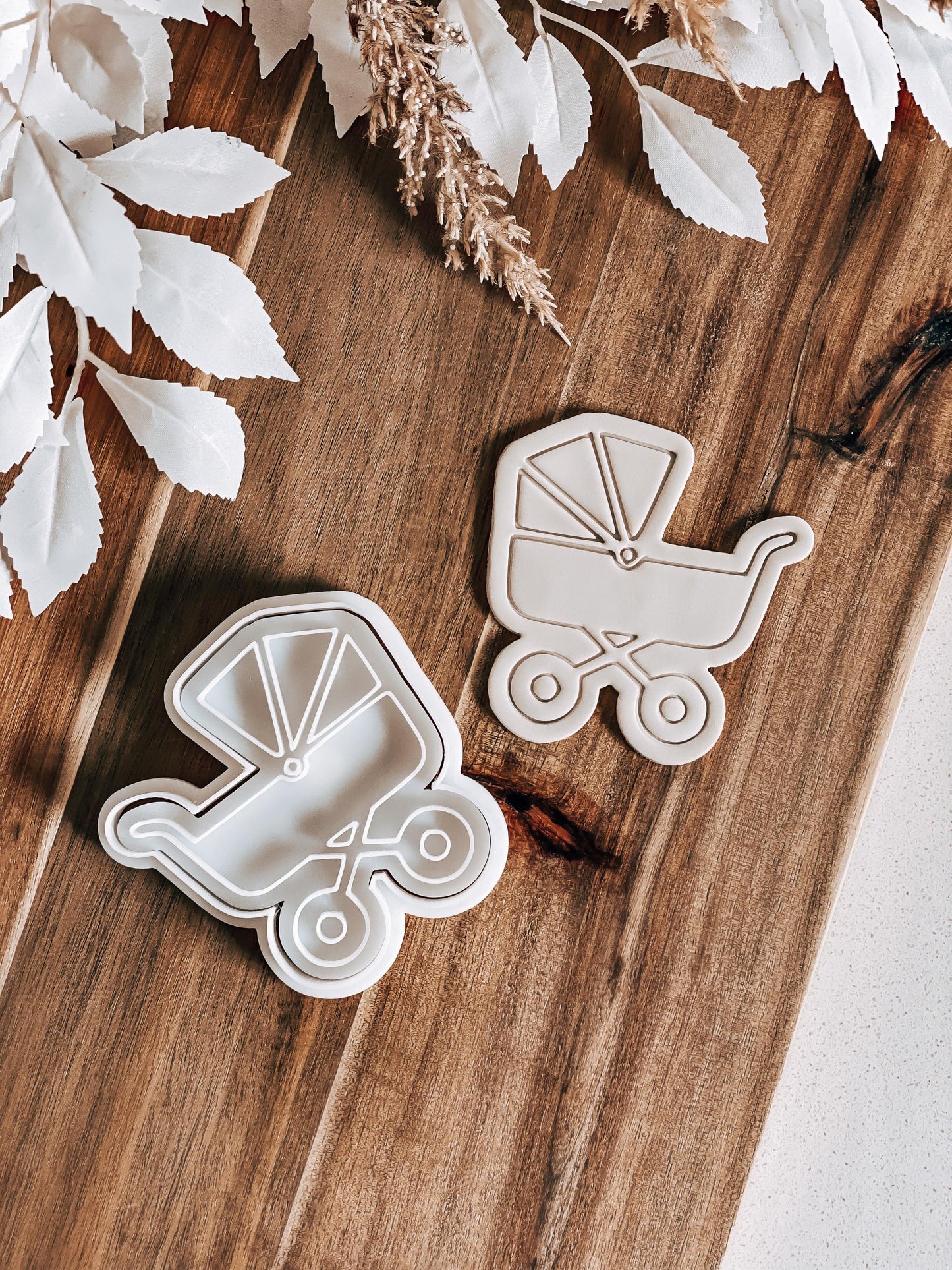 Baby Pram Stamp & Cutter - Perfect for Fondant & Sugar Cookies