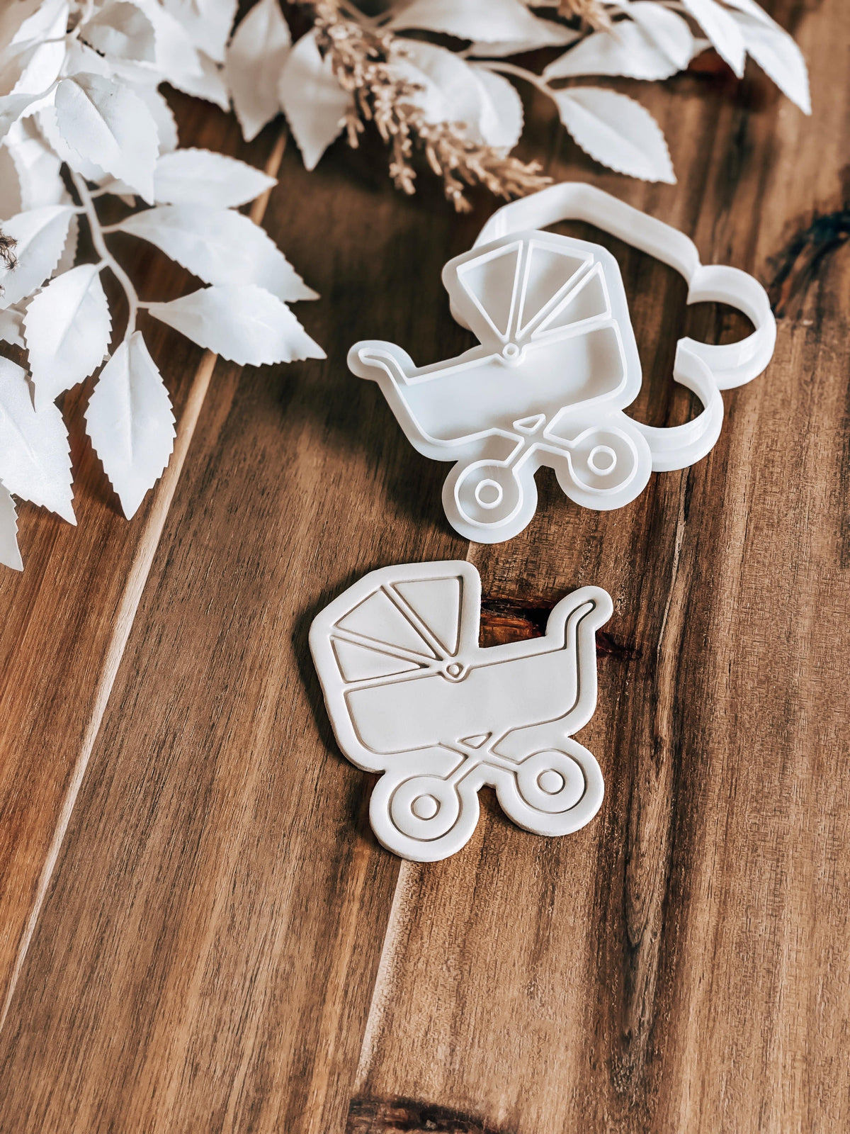 Baby Pram Stamp & Cutter - Perfect for Fondant & Sugar Cookies