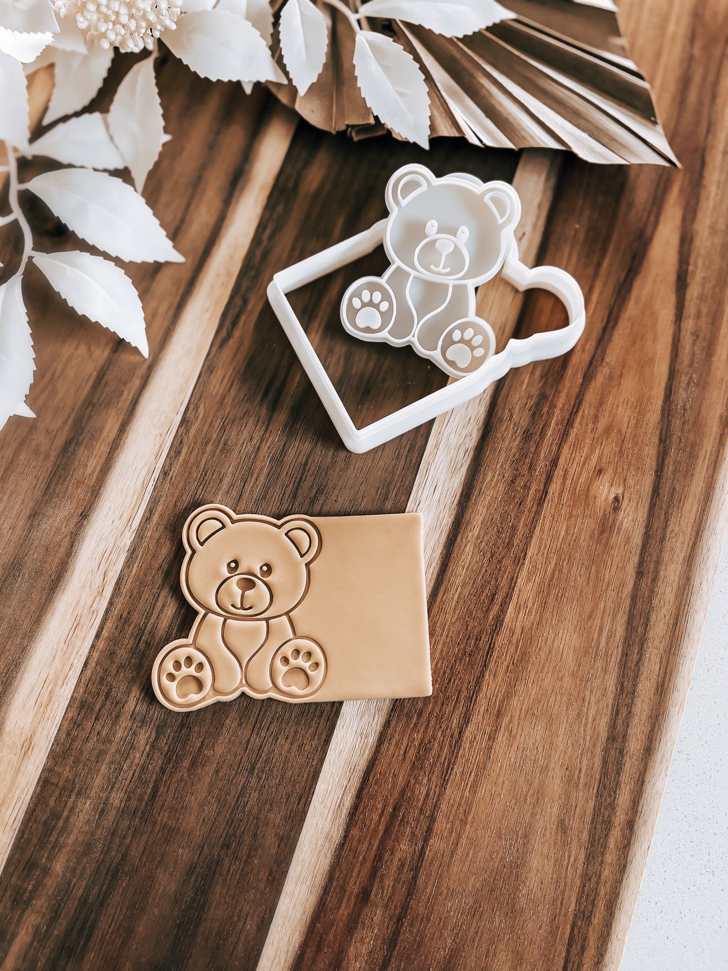 Bear Plaque - Cookie Stamp and Cutter - Ideal for Fondant & Sugar Cookies