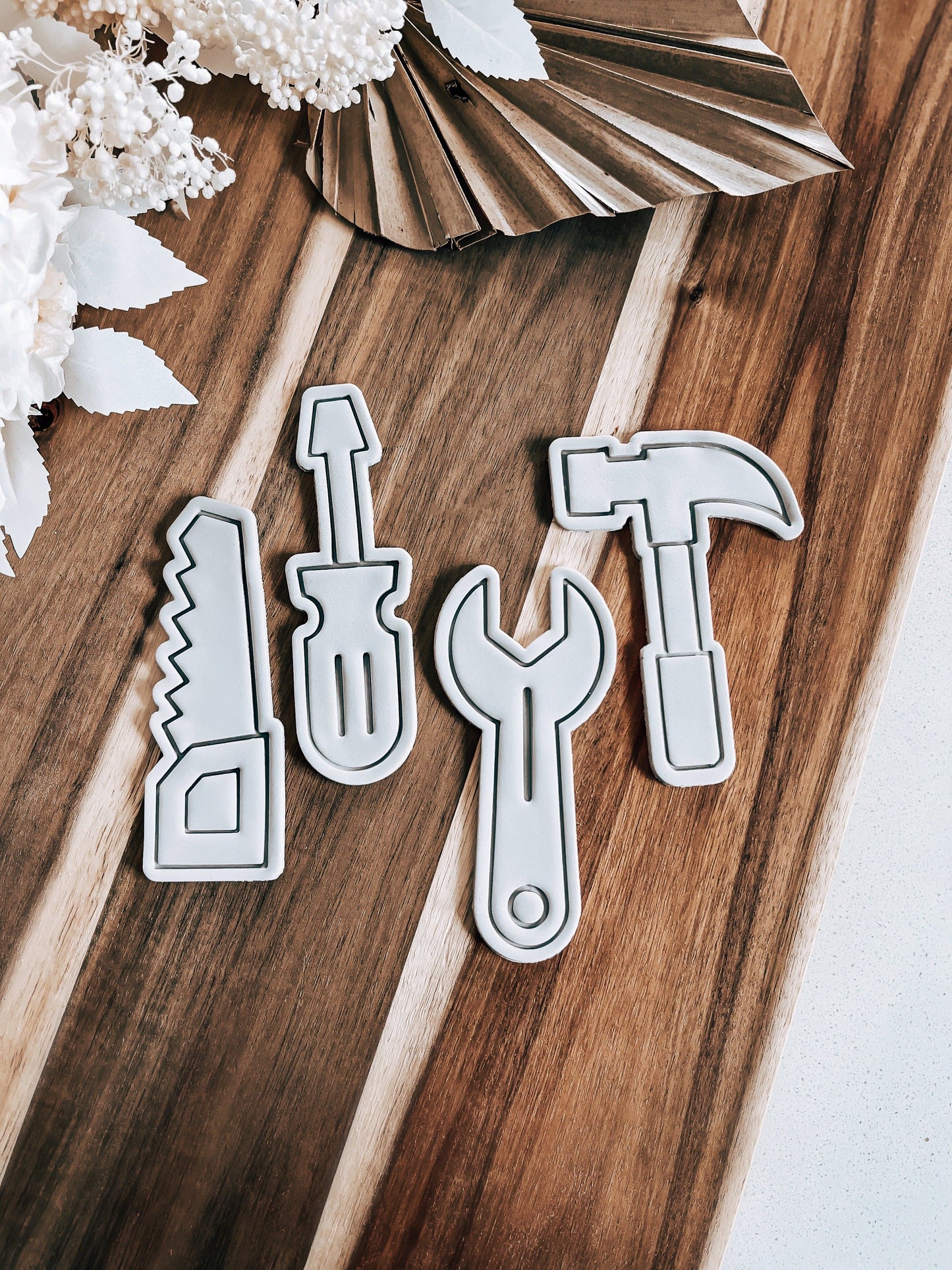 Saw Stamp & Cutter - Perfect for Fondant & Sugar Cookies