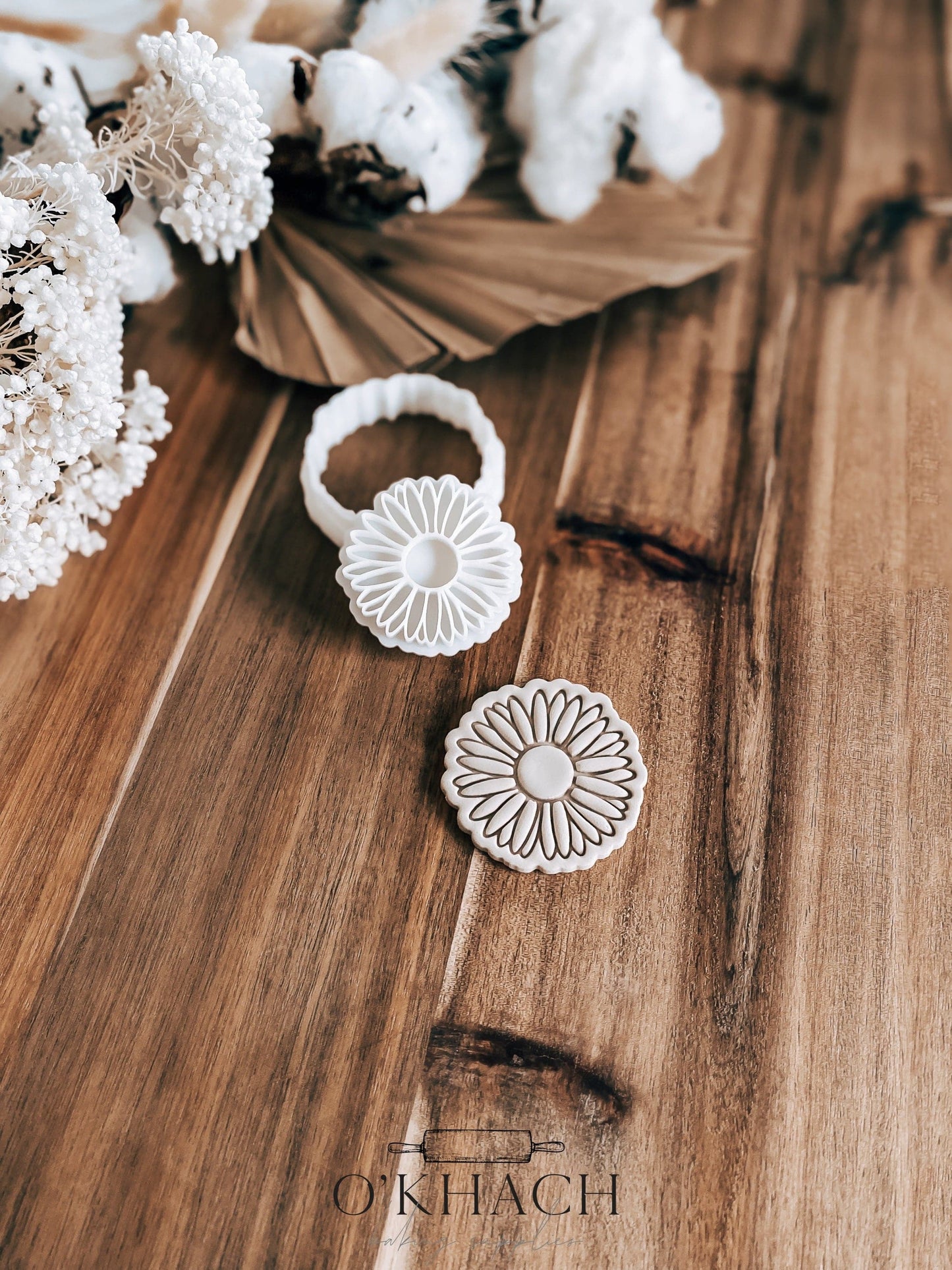 Mini Daisy Stamp & Cutter - Perfect for Fondant & Sugar Cookies