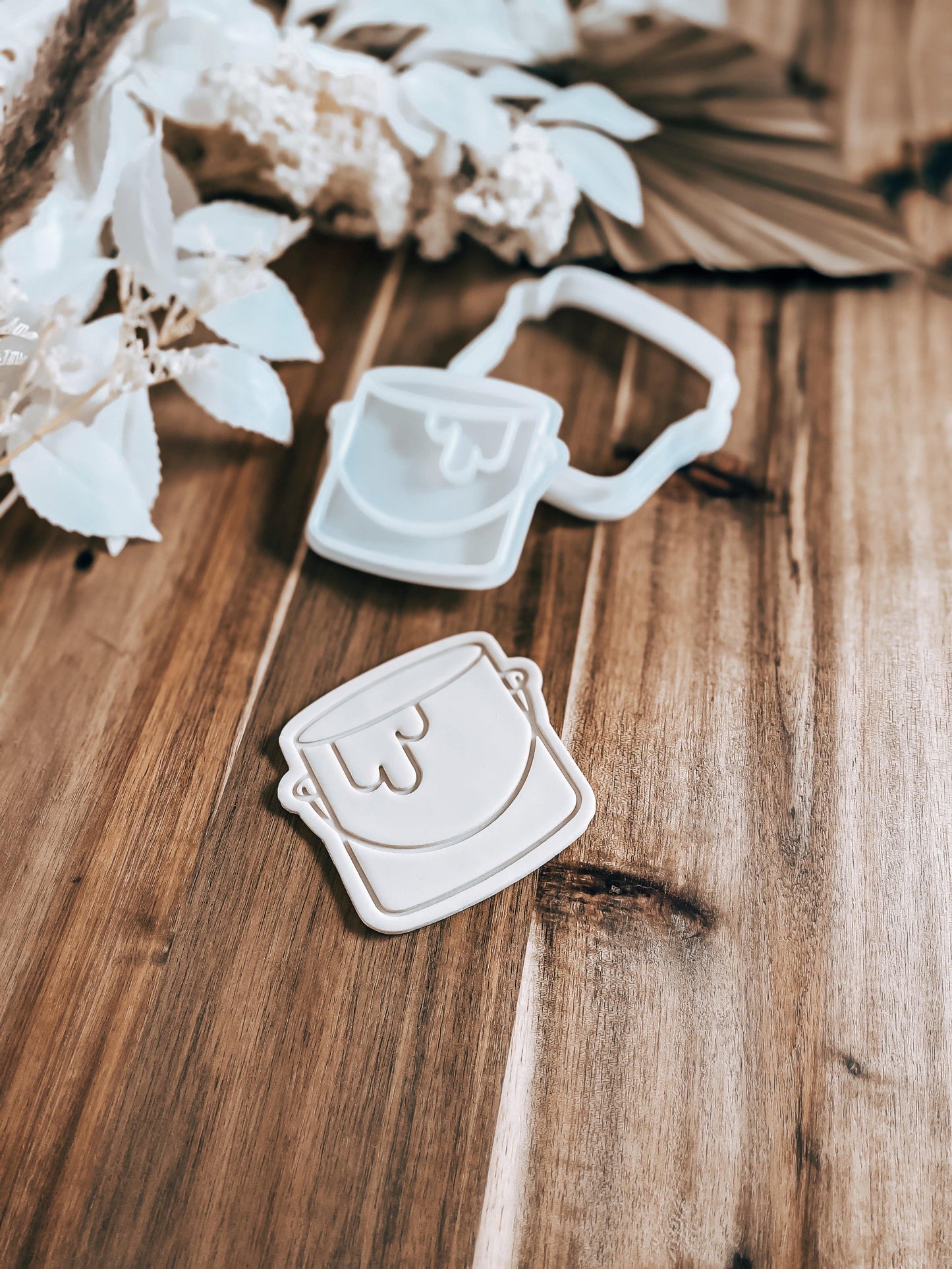 Paint Bucket Stamp & Cutter - Perfect for Fondant & Sugar Cookies