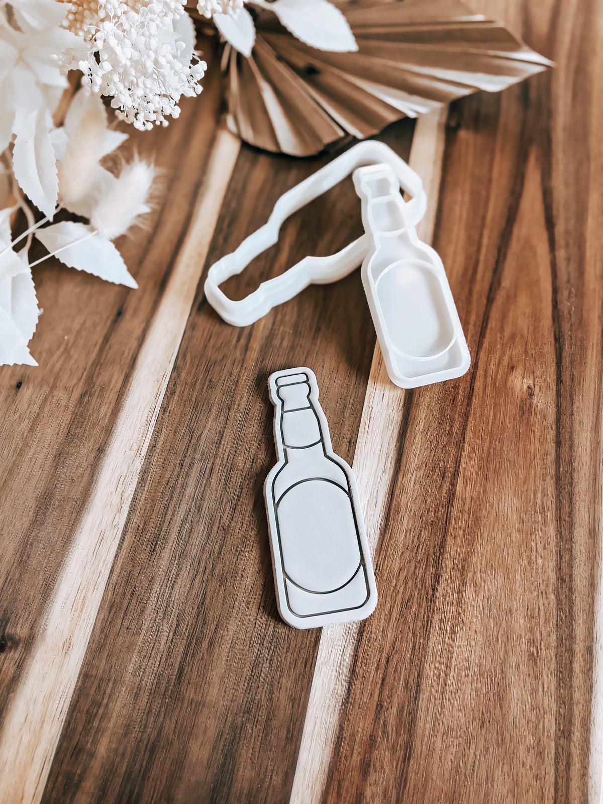 Beer Bottle Stamp & Cutter - Perfect for Fondant & Sugar Cookies