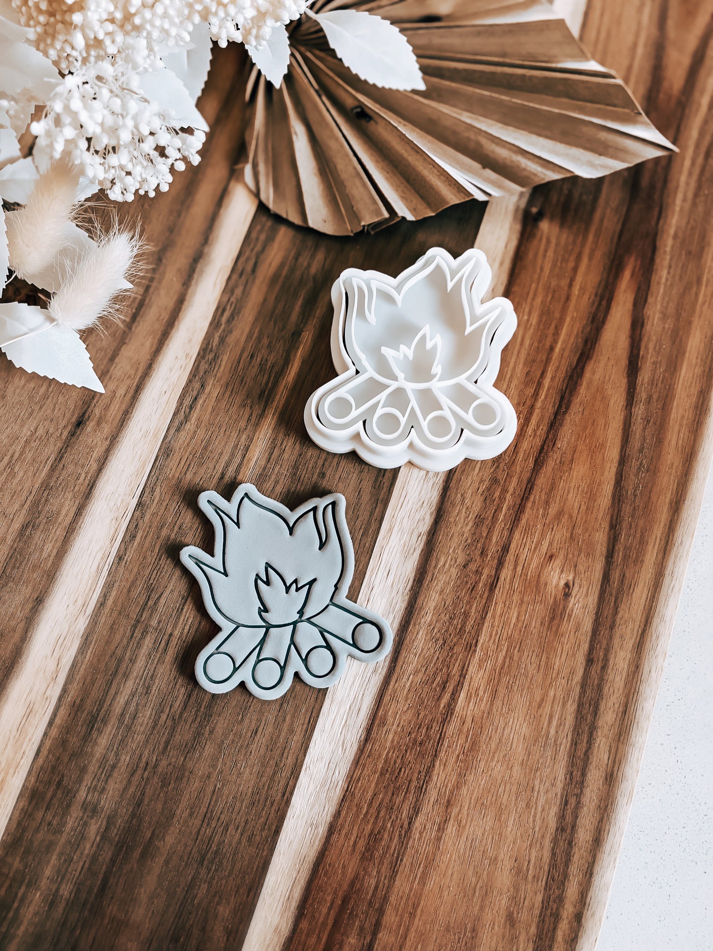 Campfire Stamp & Cutter - Perfect for Fondant & Sugar Cookies