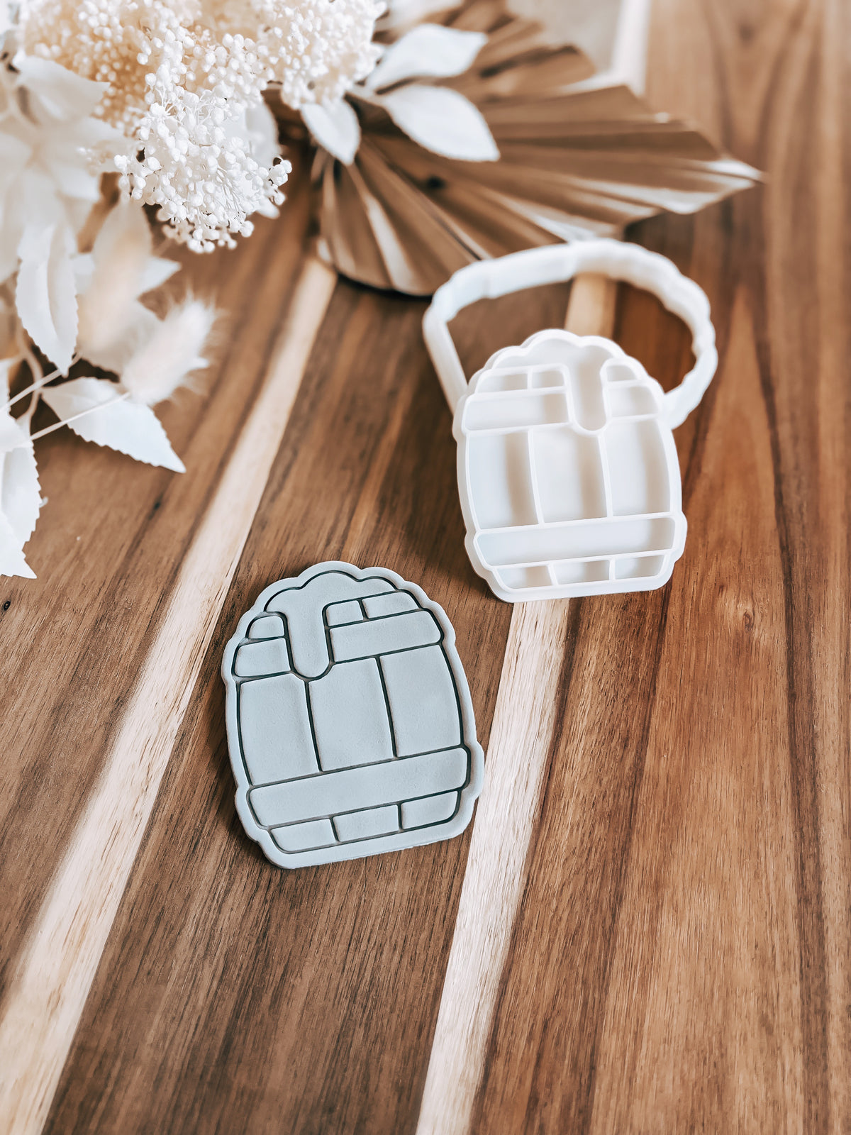 Barrel Of Beer Stamp & Cutter - Perfect for Fondant & Sugar Cookies