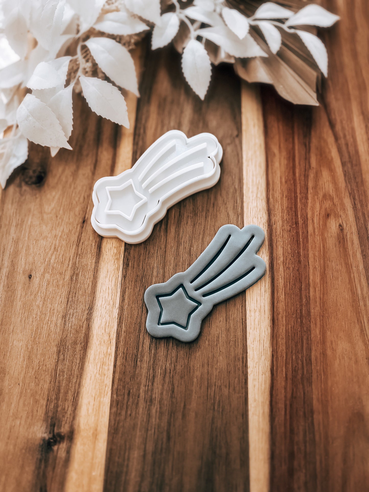 Shooting Star - Stamp and Cutter - Perfect for Fondant & Sugar Cookies