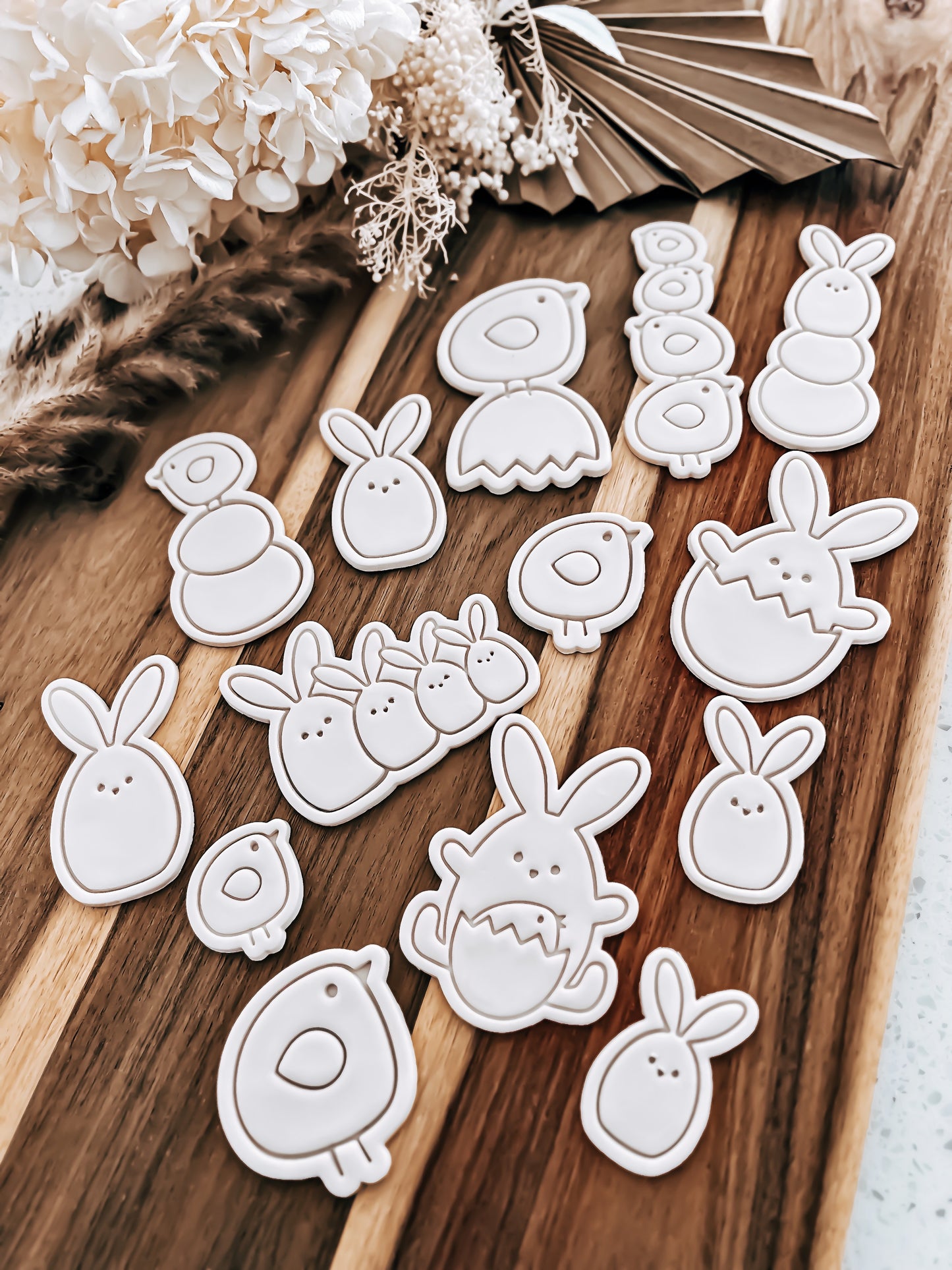 Little Egg Bunny On Eggs - Cookie Stamp & Cutter - Ideal for Fondant & Sugar Cookies