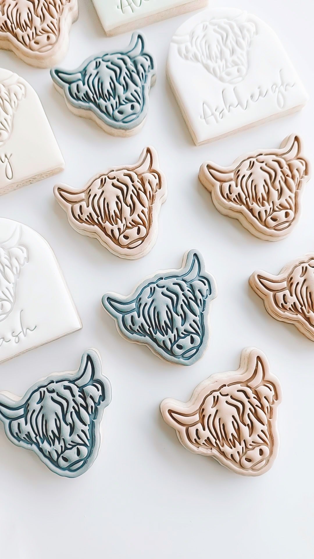 Mini Highland Cow Stamp & Cutter - Perfect for Fondant & Sugar Cookies