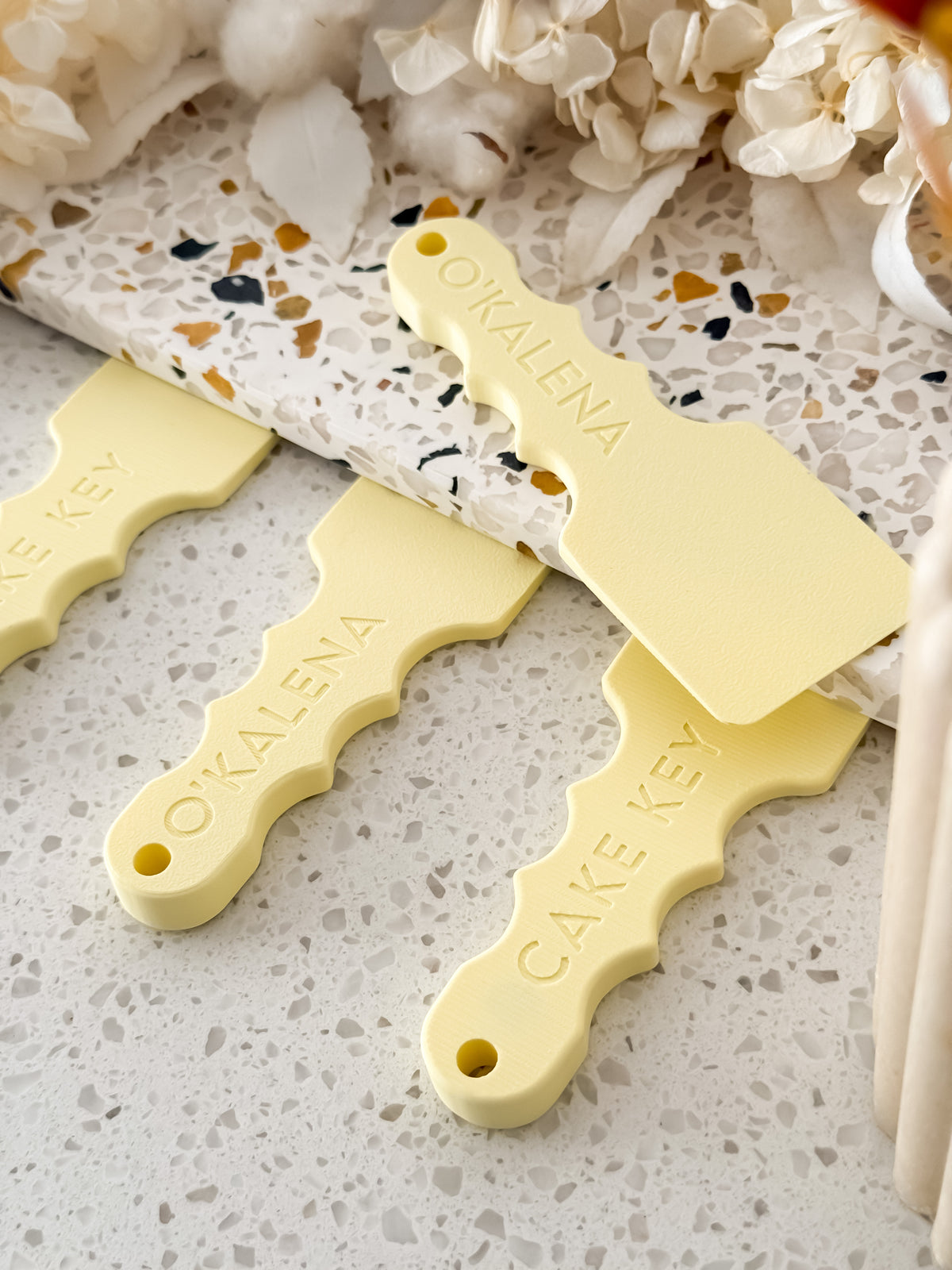 Cake Key™ - Magnetic Cake Board Lifting Tool