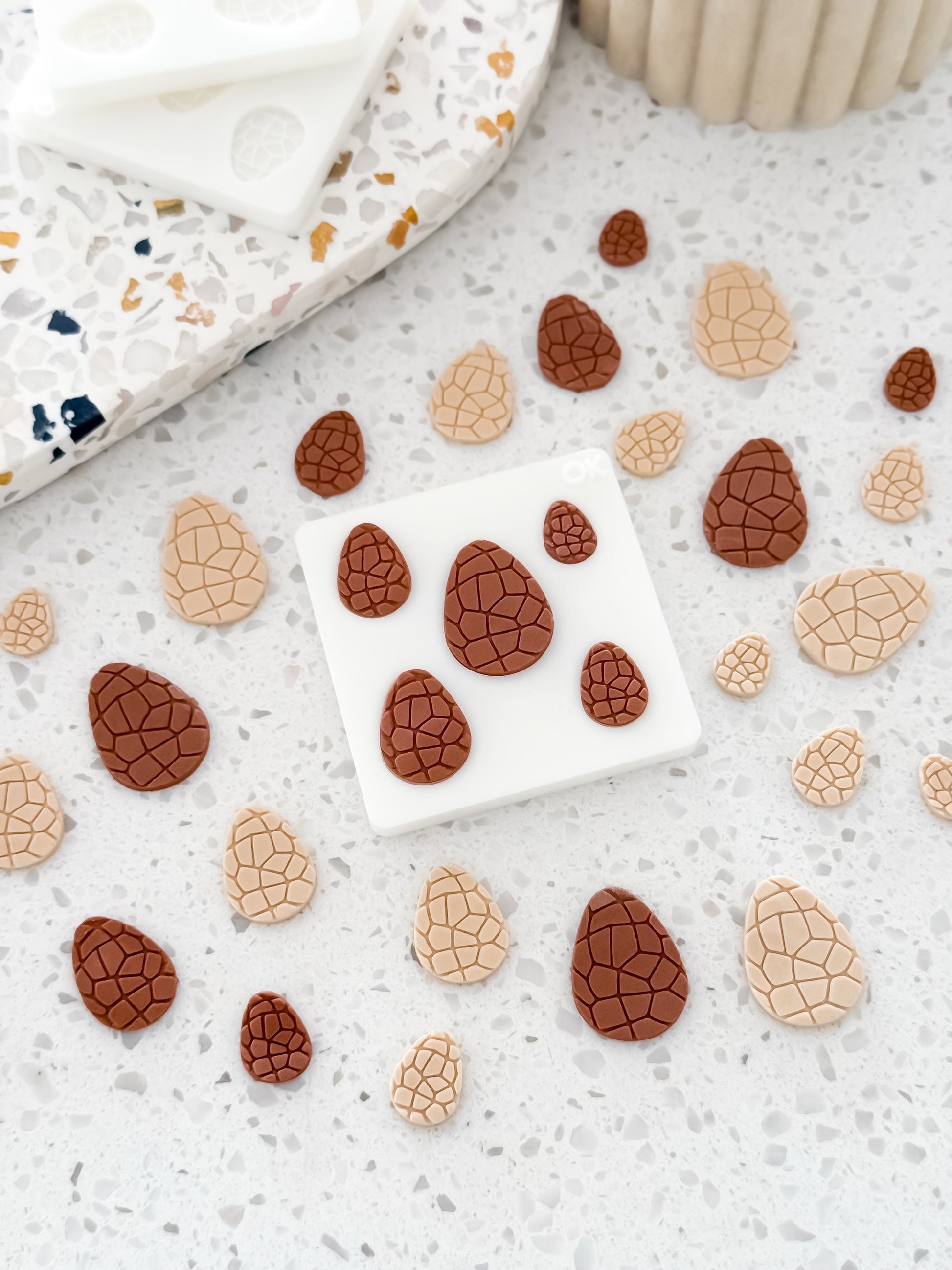 Easter Chocolate Egg - Finger Press Fondant Mould