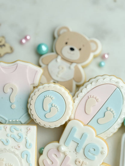 Mini Baby Feet (Scalloped) – Cookie Stamp & Cutter