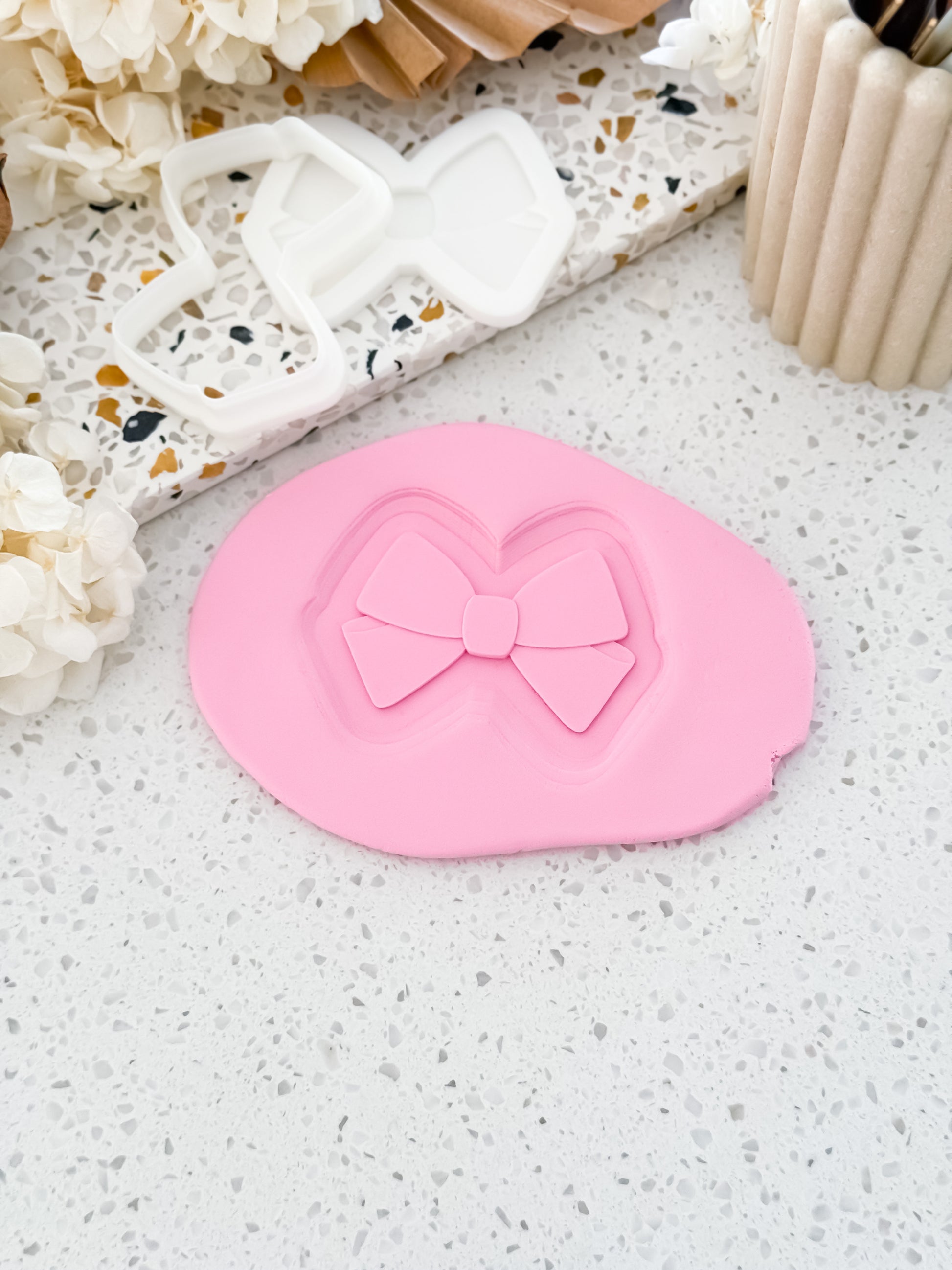 Folded Bow Stamp & Cutter - Perfect for Fondant & Sugar Cookies
