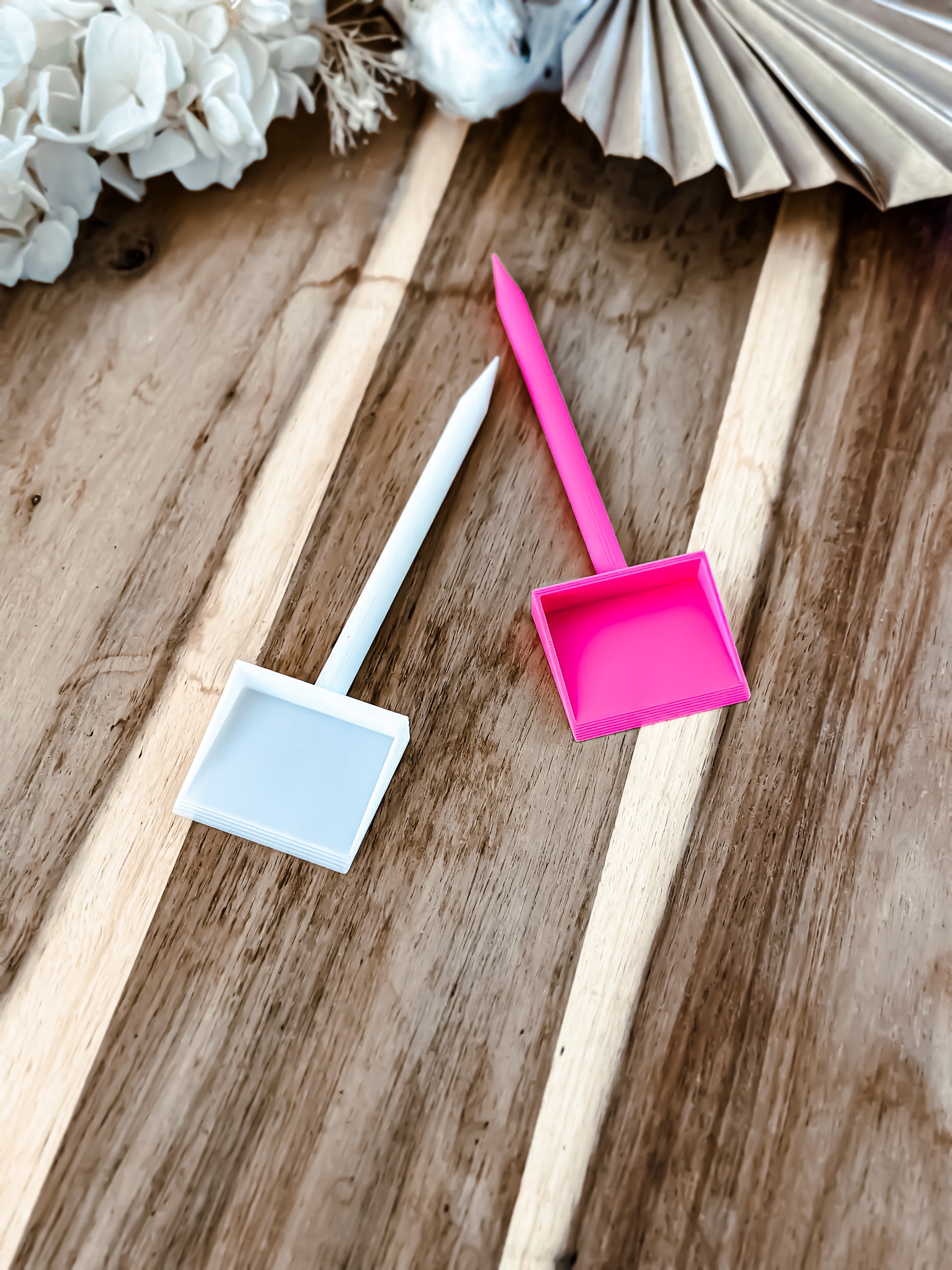 Sprinkle Shovel – Precision Scoop for Cake and Cookie Decorating