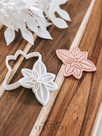 Mint Flower Stamp & Cutter - Perfect for Fondant & Sugar Cookies