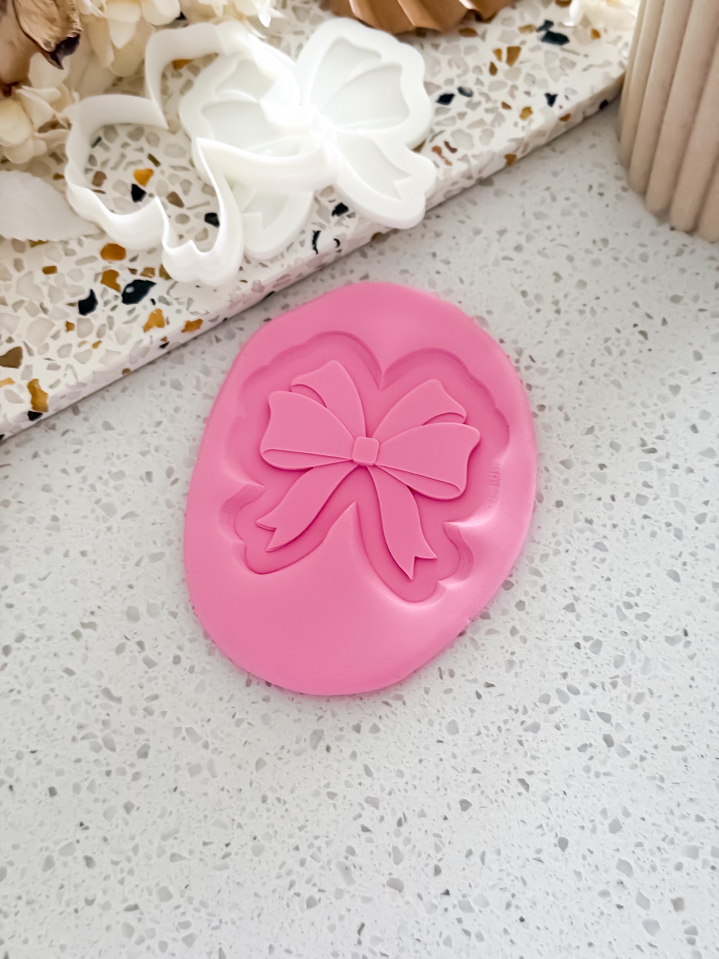 Ribbon Bow Stamp & Cutter - Perfect for Fondant & Sugar Cookies